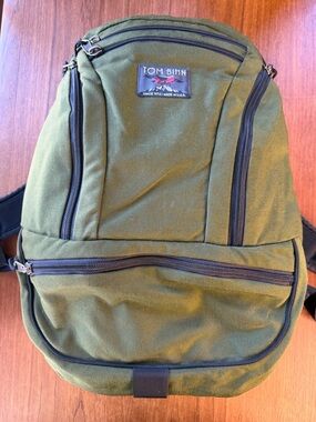 Tom Bihn Synapse 25 Backpack Olive Cordura exterior Halcyon ripstop interior